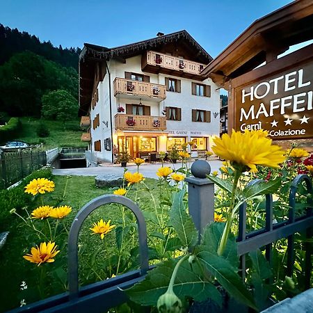 Hotel Garni Maffei Пинцоло Екстериор снимка