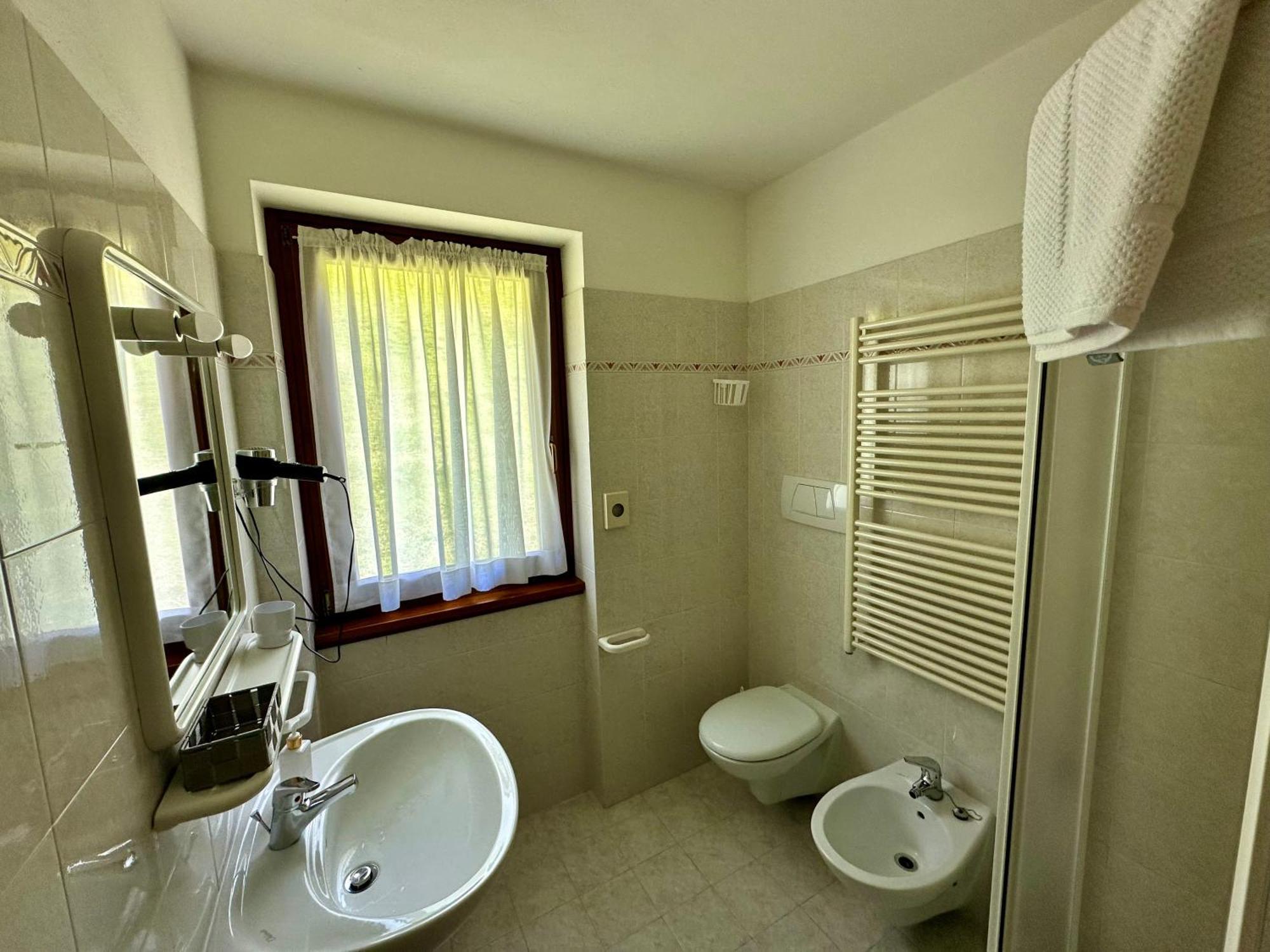 Hotel Garni Maffei Пинцоло Екстериор снимка
