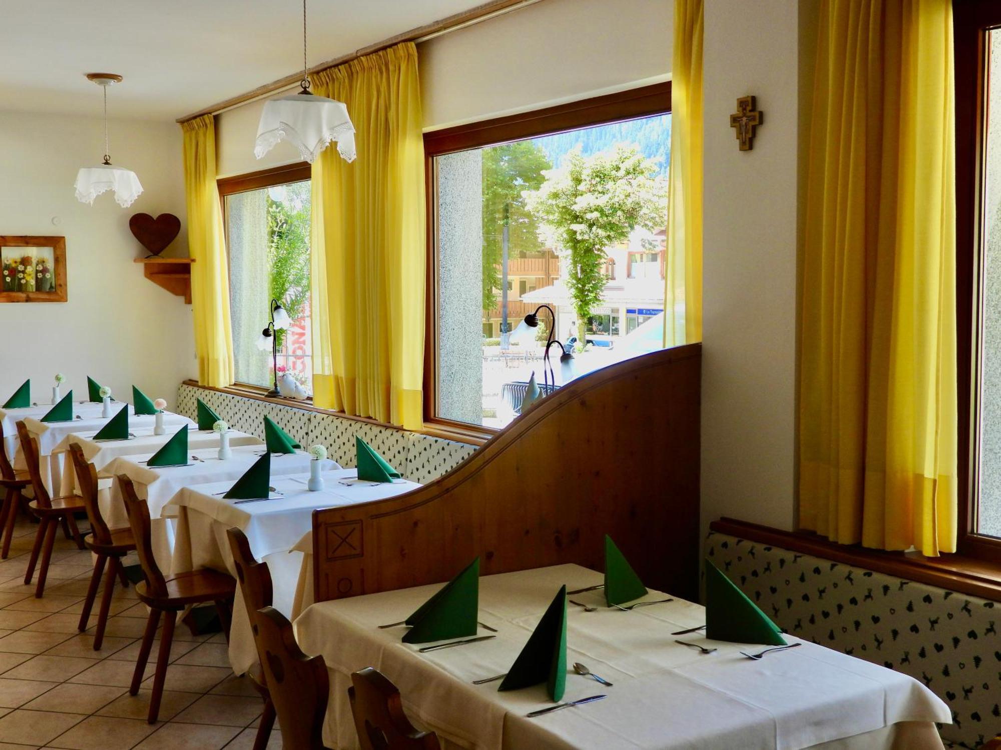 Hotel Garni Maffei Пинцоло Екстериор снимка
