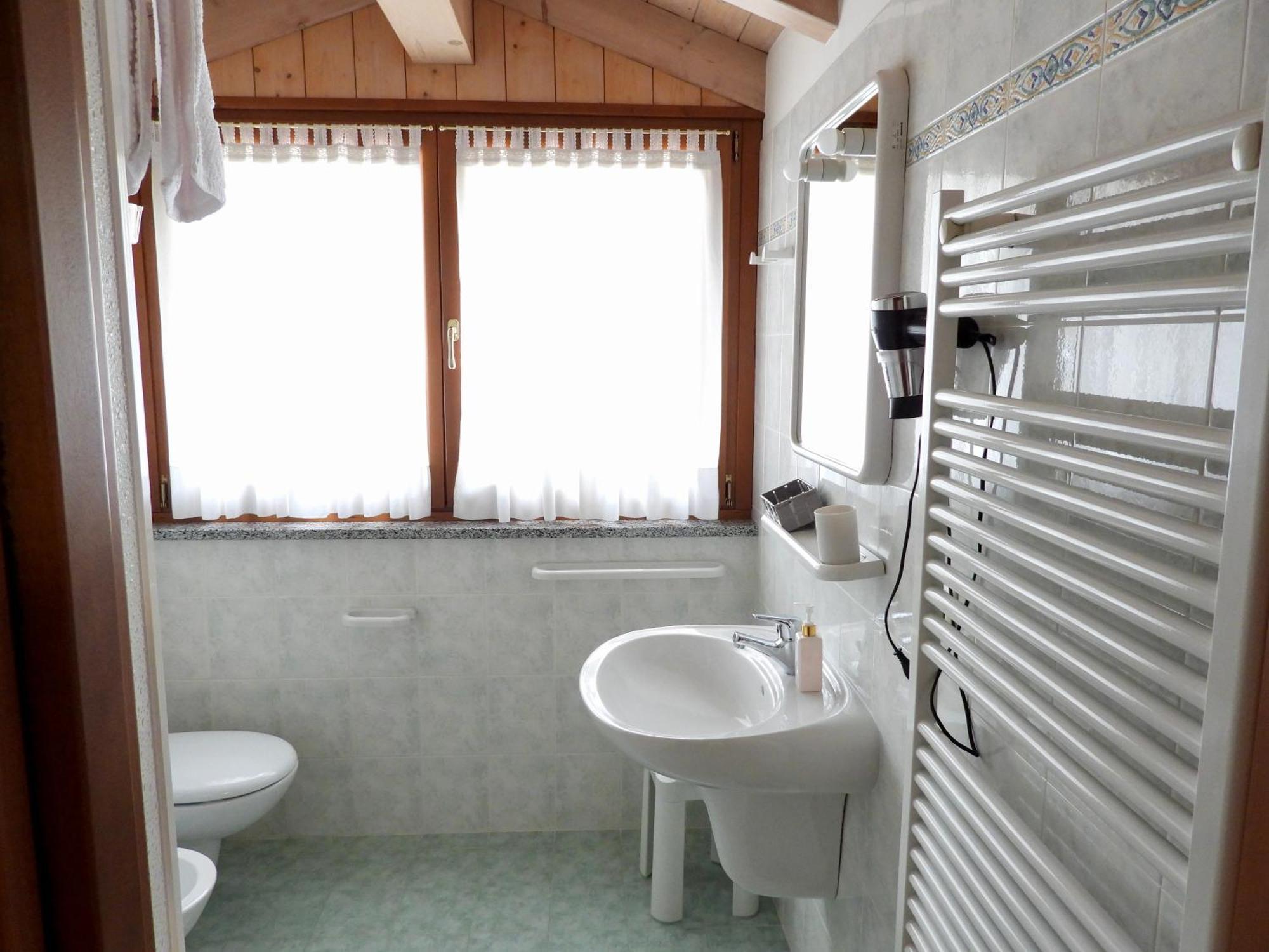 Hotel Garni Maffei Пинцоло Екстериор снимка