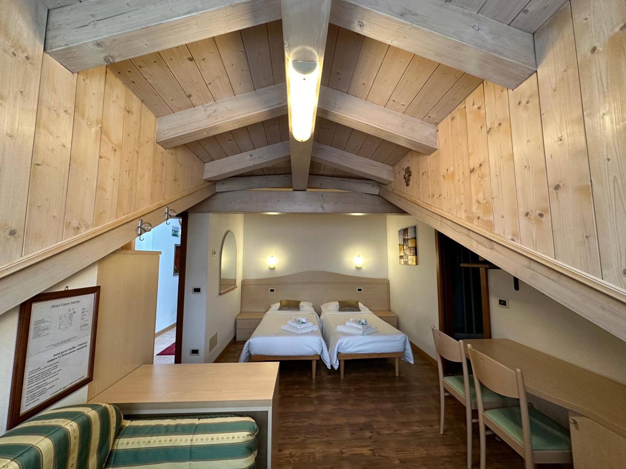 Hotel Garni Maffei Пинцоло Екстериор снимка
