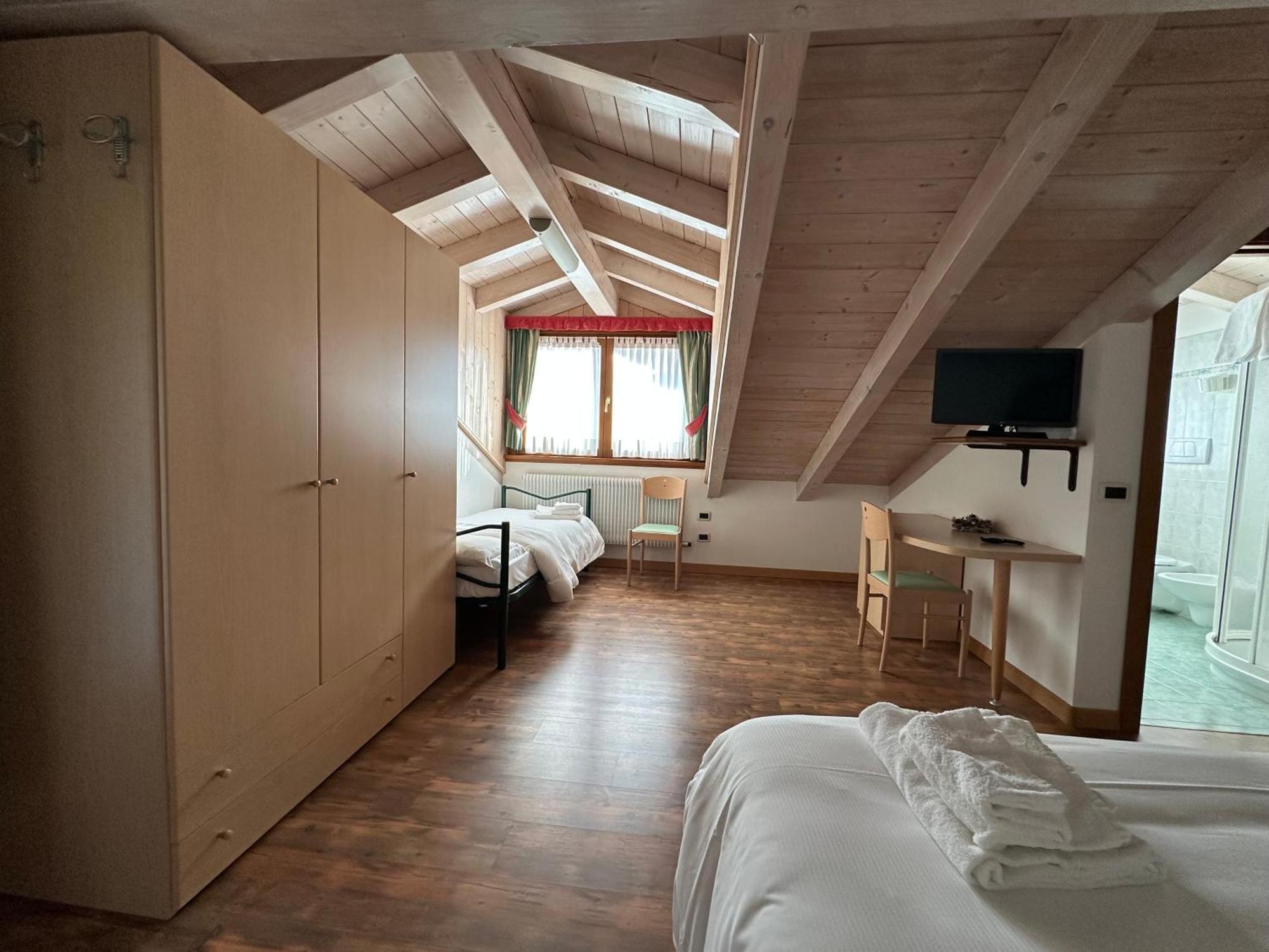 Hotel Garni Maffei Пинцоло Екстериор снимка