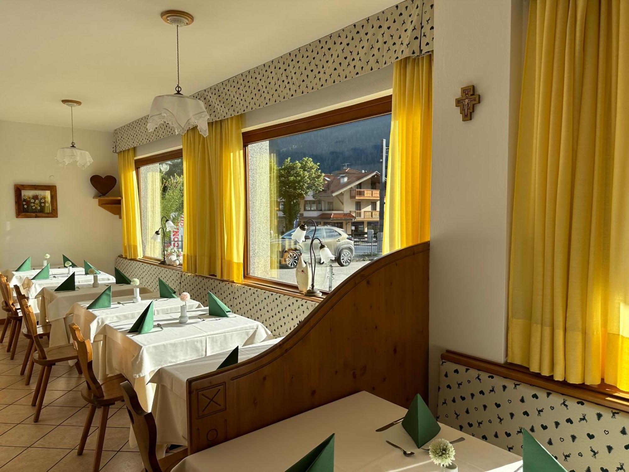 Hotel Garni Maffei Пинцоло Екстериор снимка