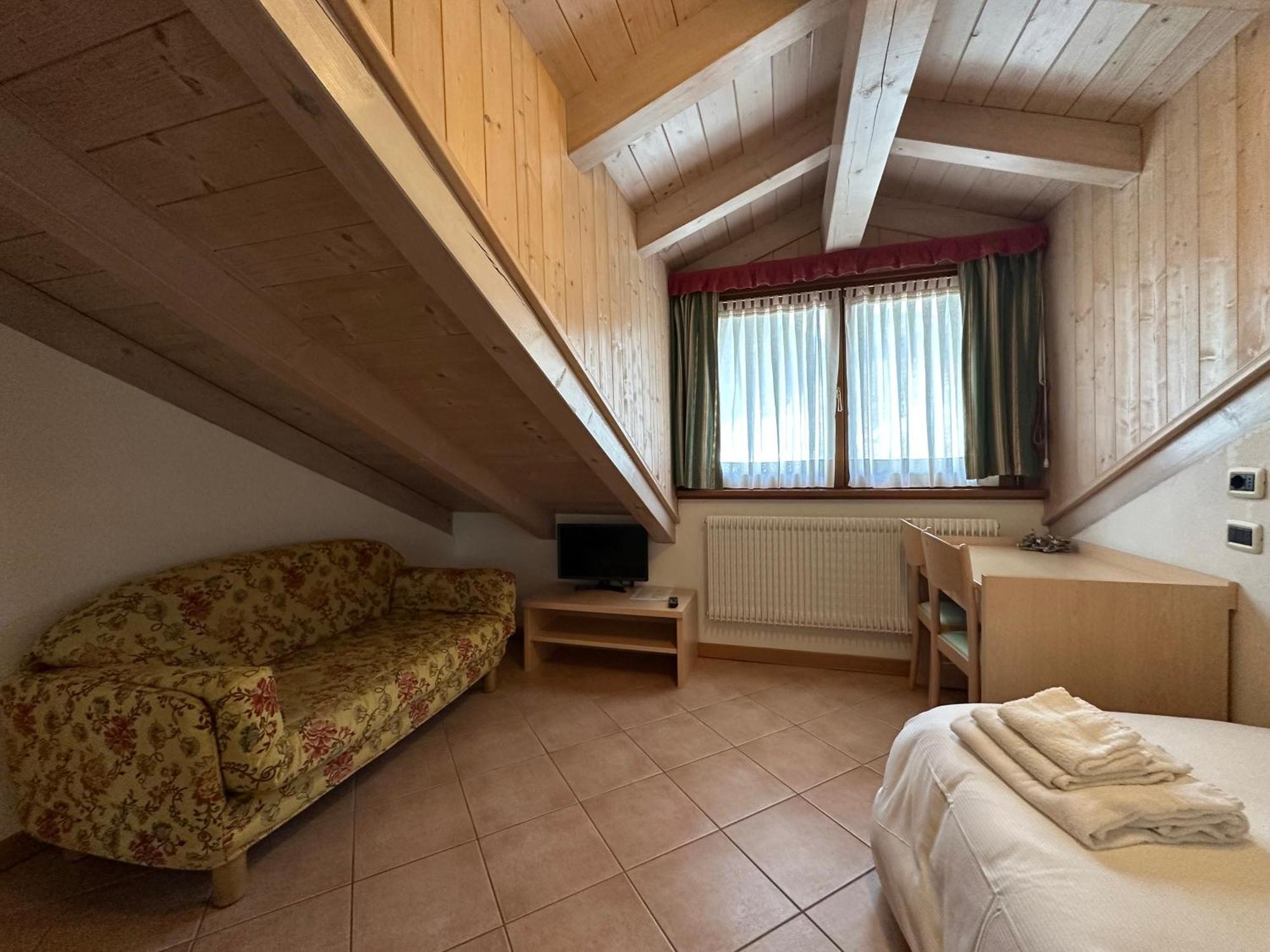 Hotel Garni Maffei Пинцоло Екстериор снимка